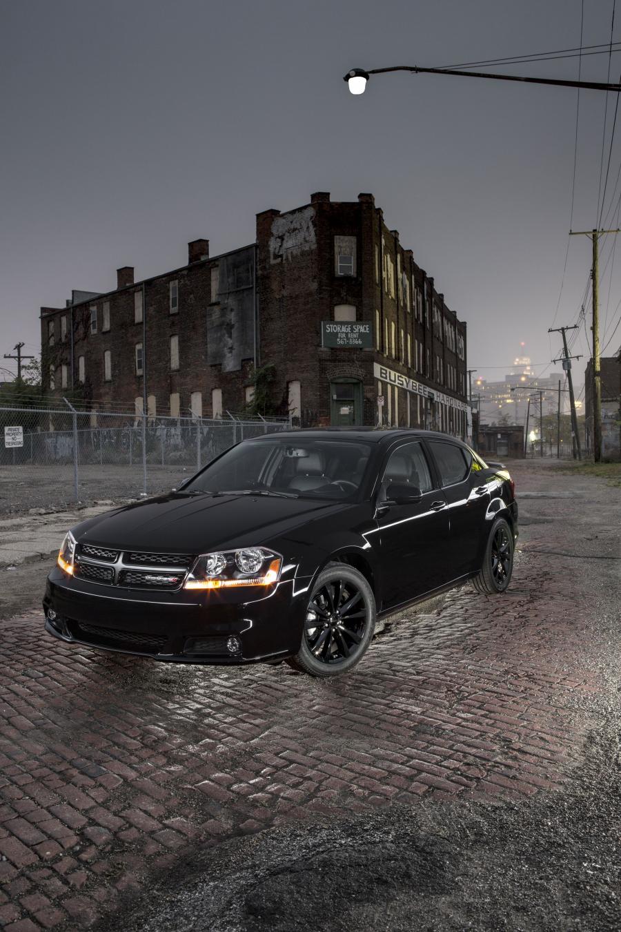  Dodge Avenger Blacktop Edition 2012 года  (фото 14 из 25)